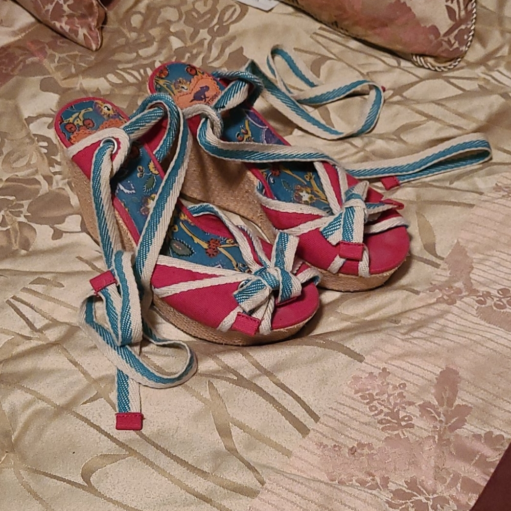 Adorable Rocket Dog Wedge Sandals with Ankle Wrap